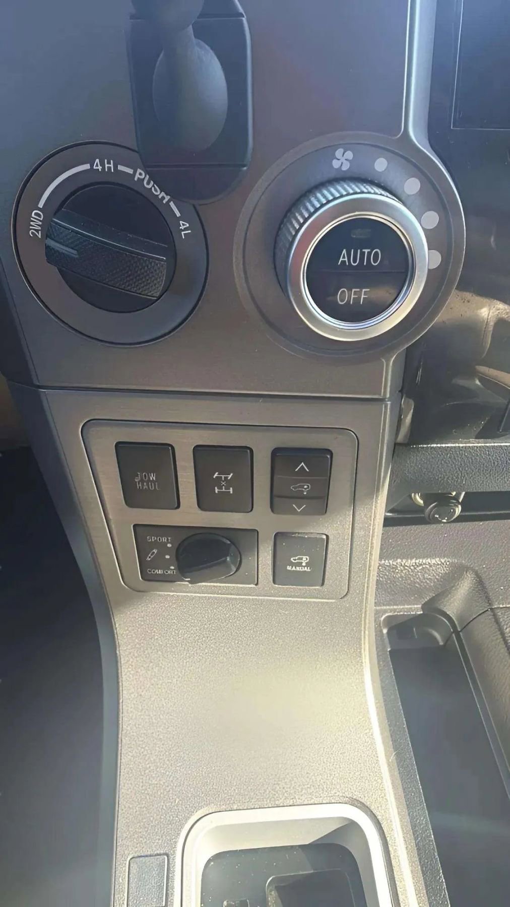 Used 2016 Toyota Sequoia Platinum image 43