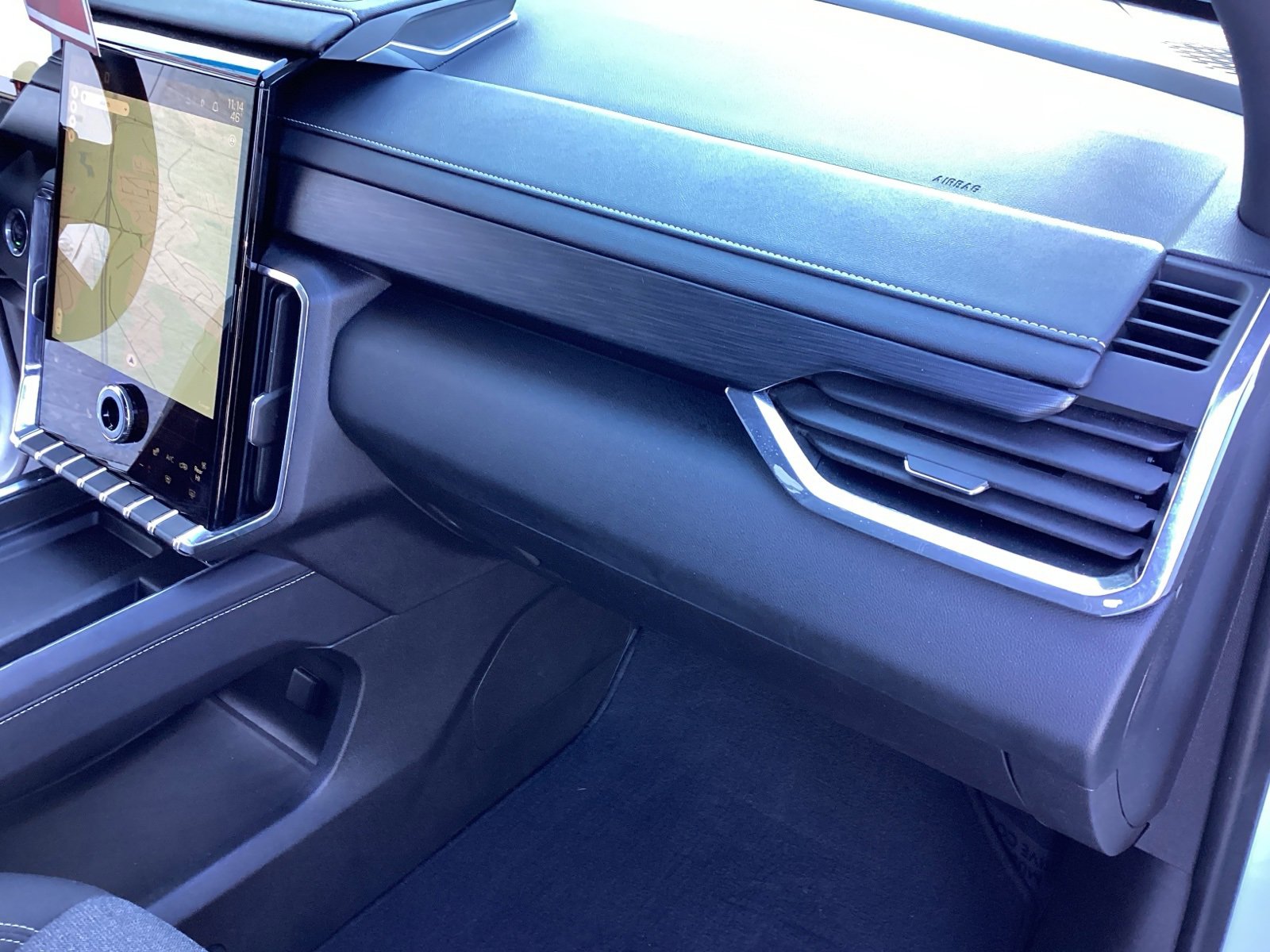 Used 2025 GMC Acadia Elevation image 17