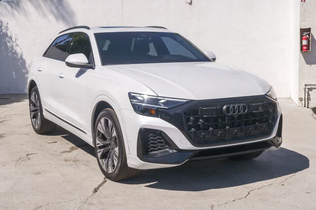Used 2023 Audi Q8 Premium Plus w/ Premium Plus Package AWD/4WD image 3