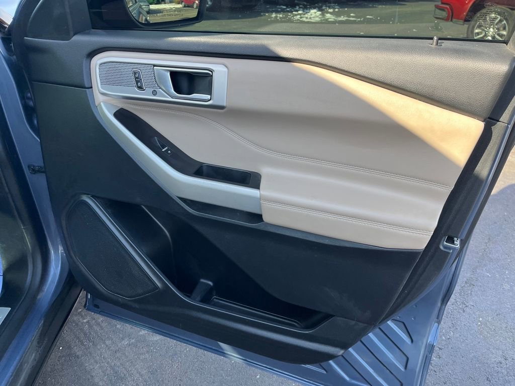 Used 2021 Ford Explorer Limited w/ Equipment Group 301A image 30