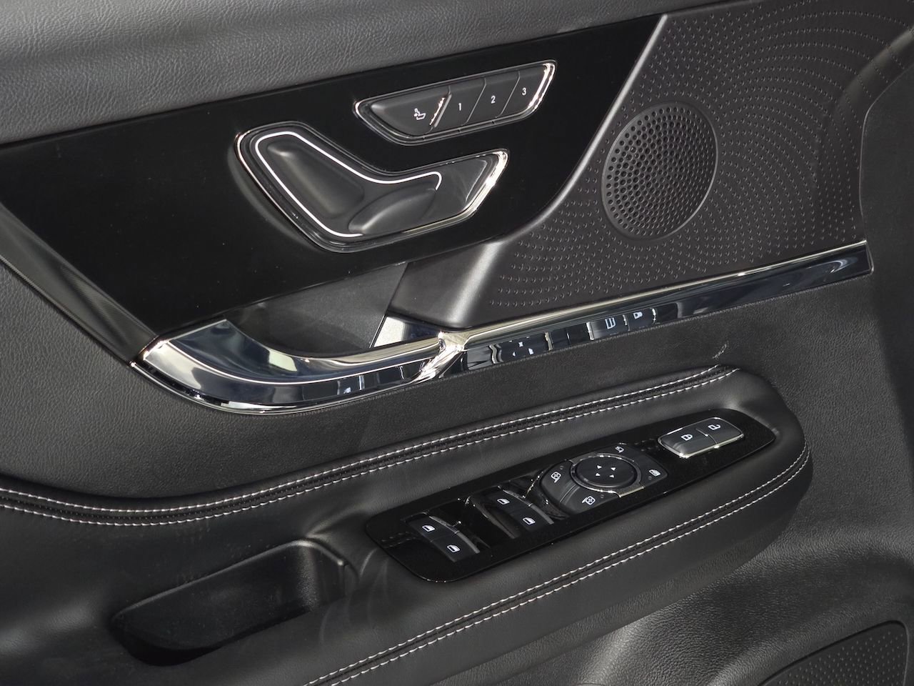 New 2026 Lincoln Corsair Premiere image 17