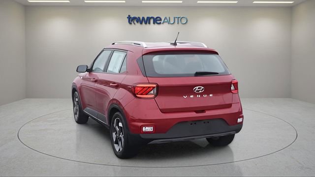 Used 2023 Hyundai Venue Limited image 2