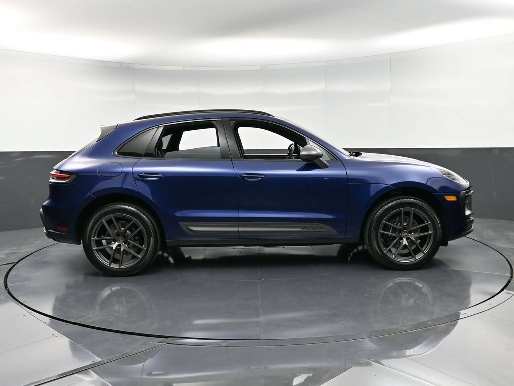Certified 2026 Porsche Macan AWD/4WD image 9