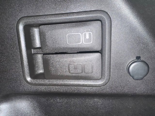 Used 2020 Chevrolet Equinox LT image 34