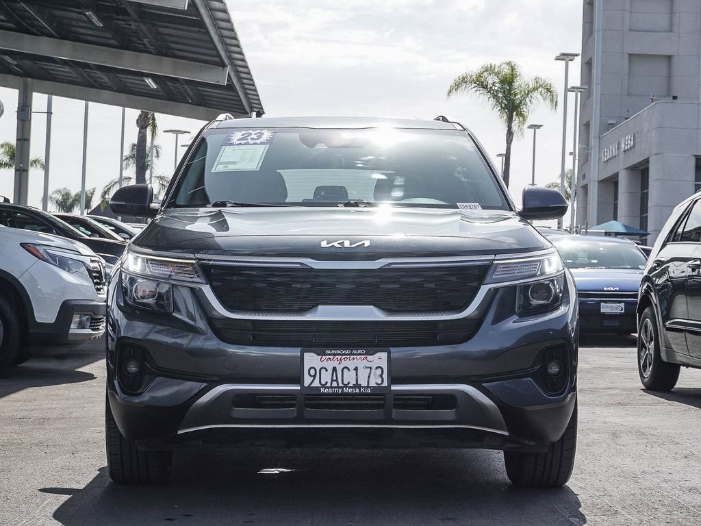Certified 2023 Kia Seltos EX AWD/4WD image 2