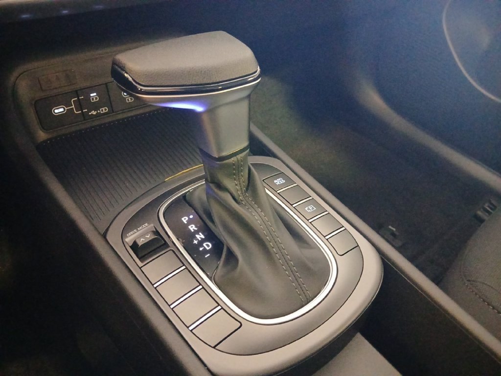 New 2027 Hyundai Kona SE FWD image 19
