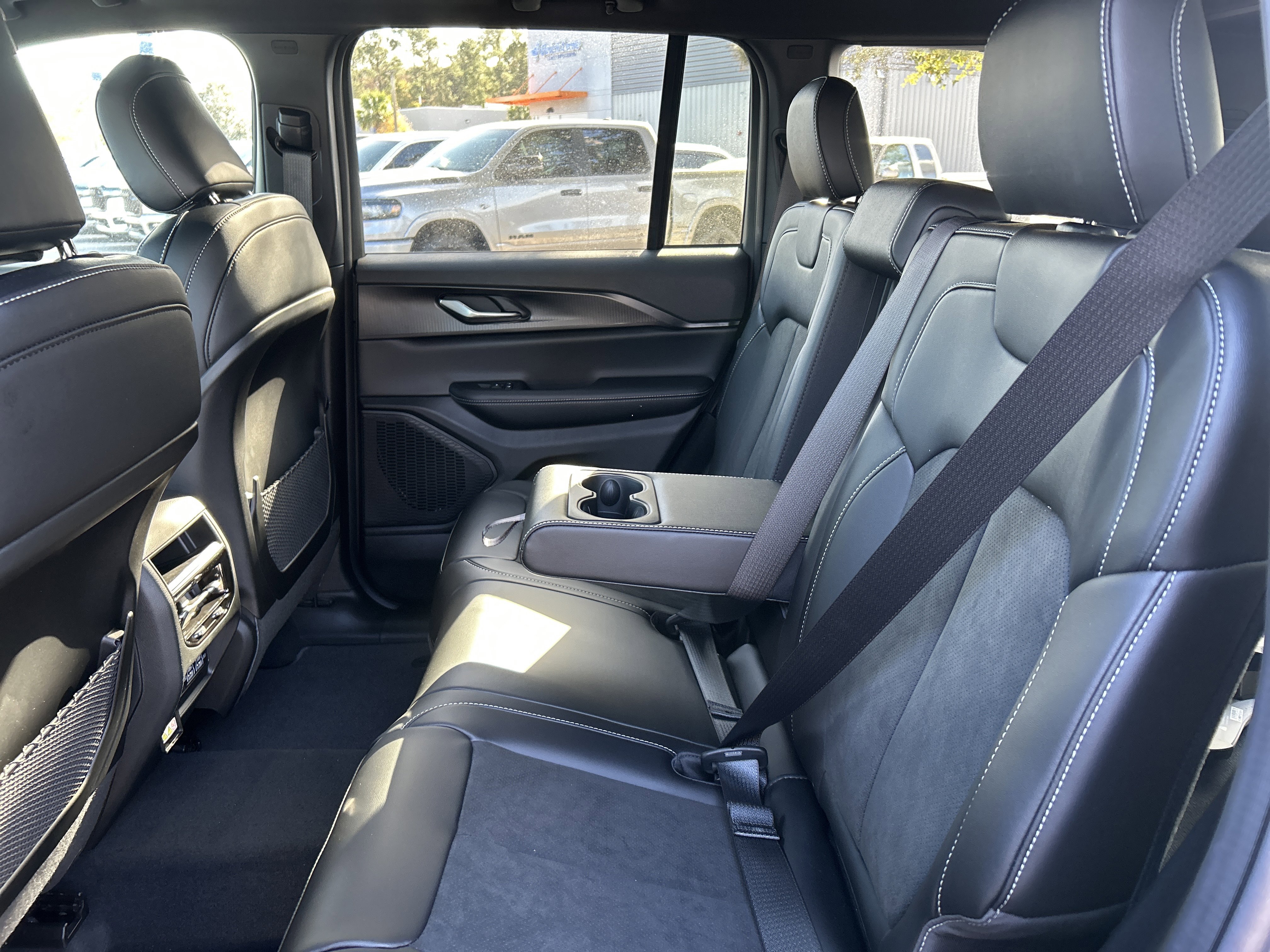 New 2025 Jeep Grand Cherokee Altitude image 54