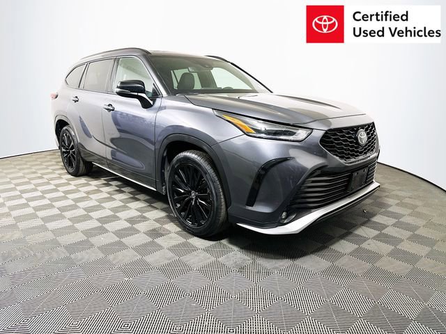 Certified 2025 Toyota Highlander XSE image 1