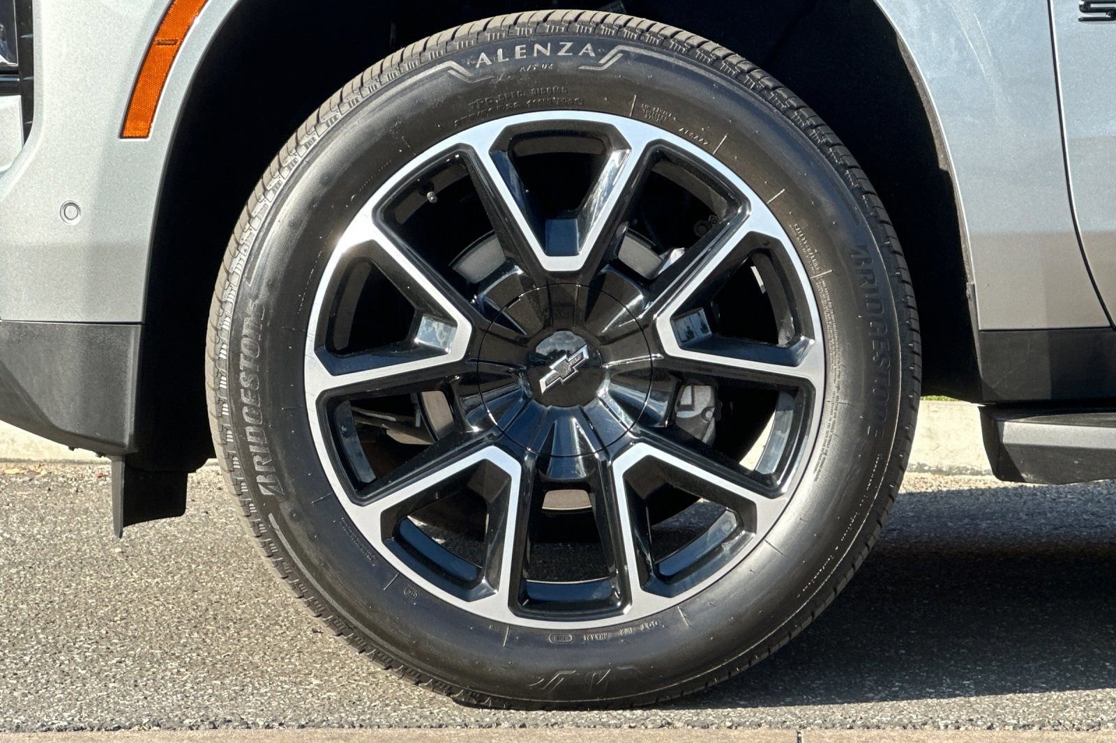 Certified 2025 Chevrolet Suburban RST image 29