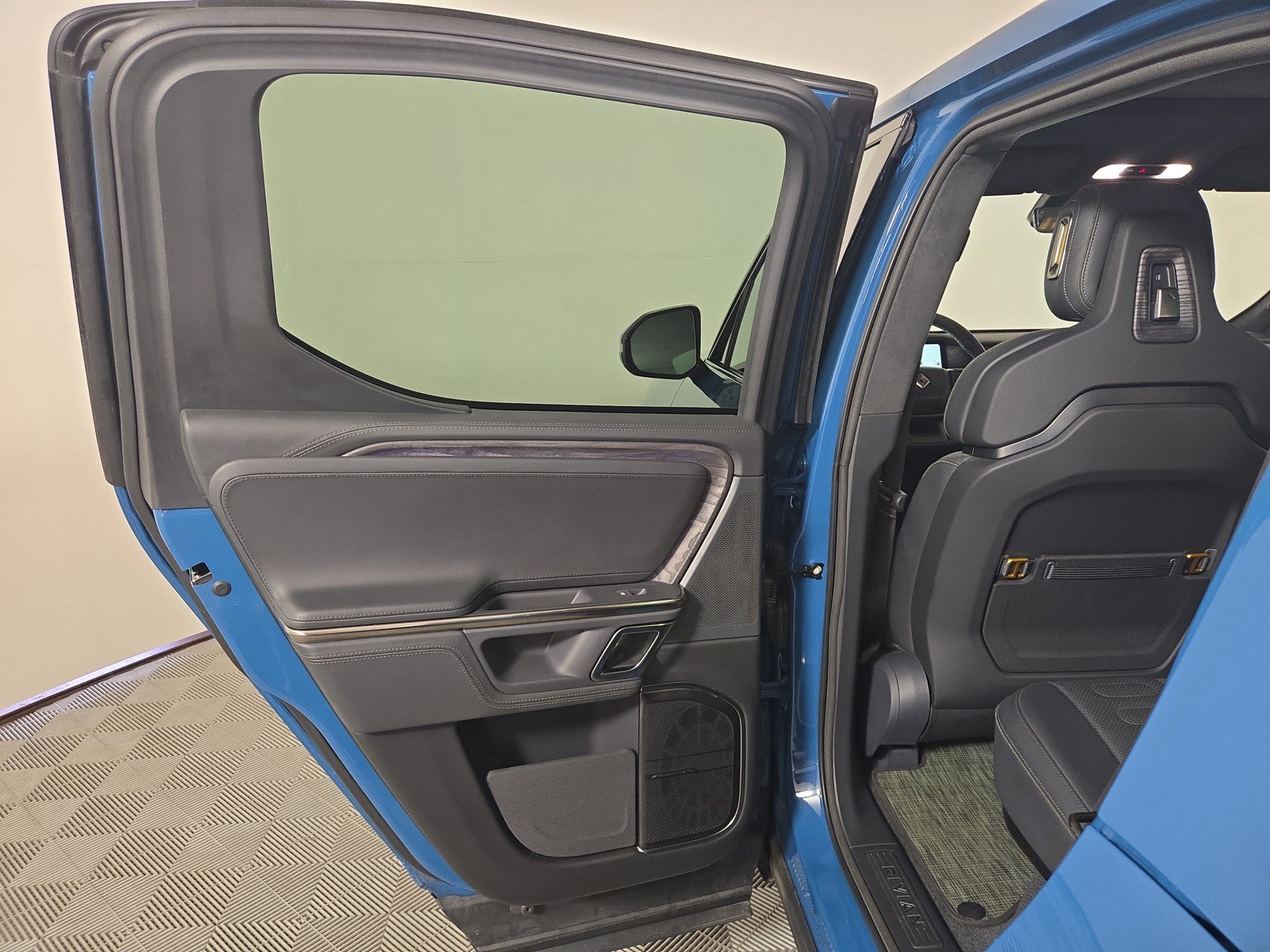 Used 2022 Rivian R1T Launch Edition AWD/4WD image 17