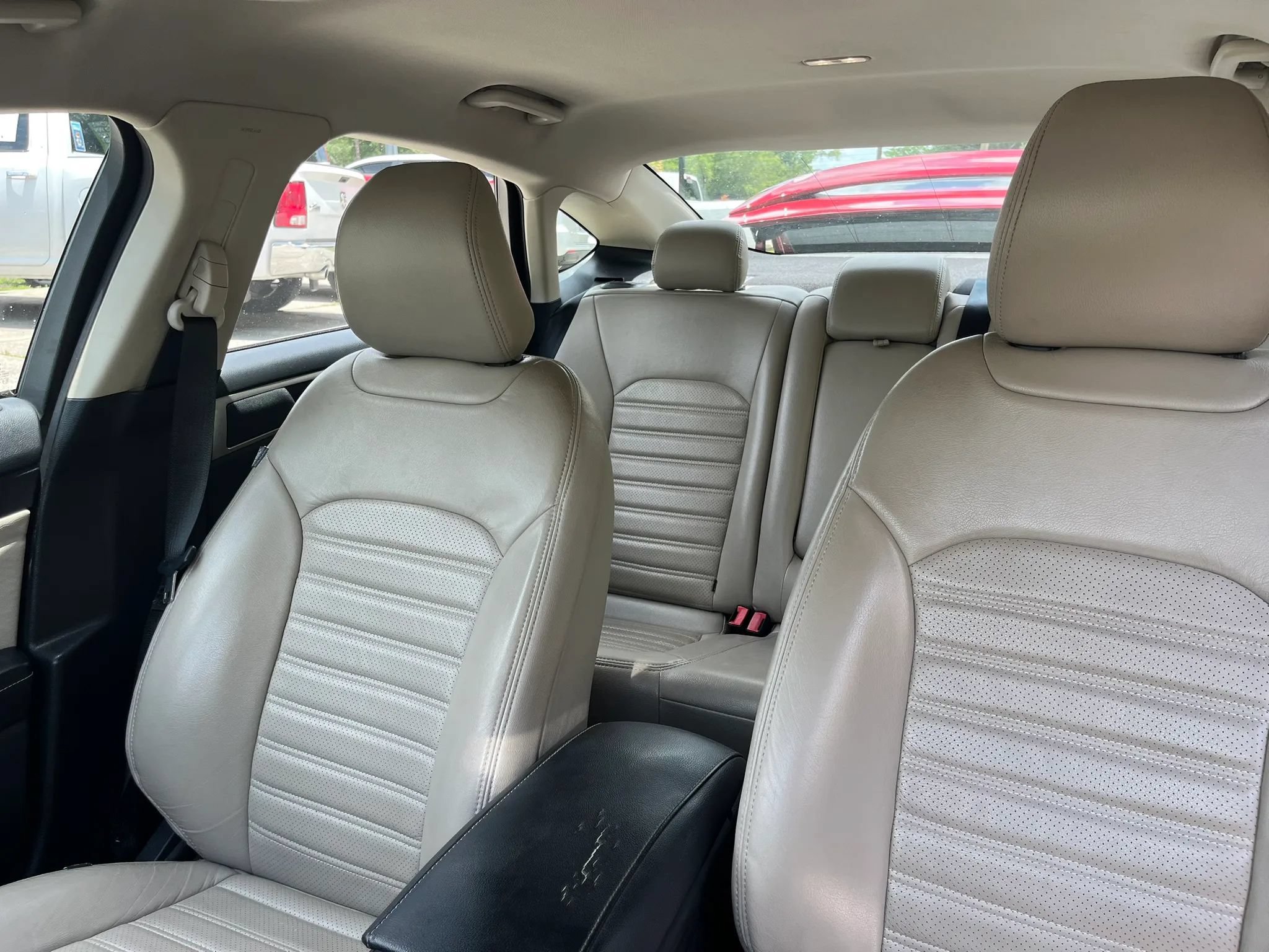 Used 2019 Ford Fusion SE w/ Equipment Group 151A FWD image 11