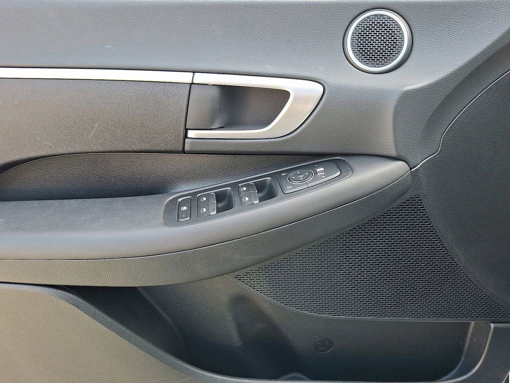 Used 2023 Hyundai Sonata SE image 13