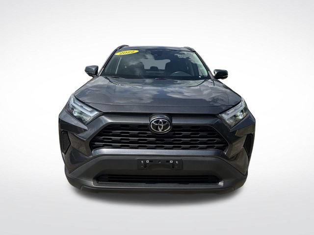 Used 2022 Toyota RAV4 XLE AWD/4WD image 2