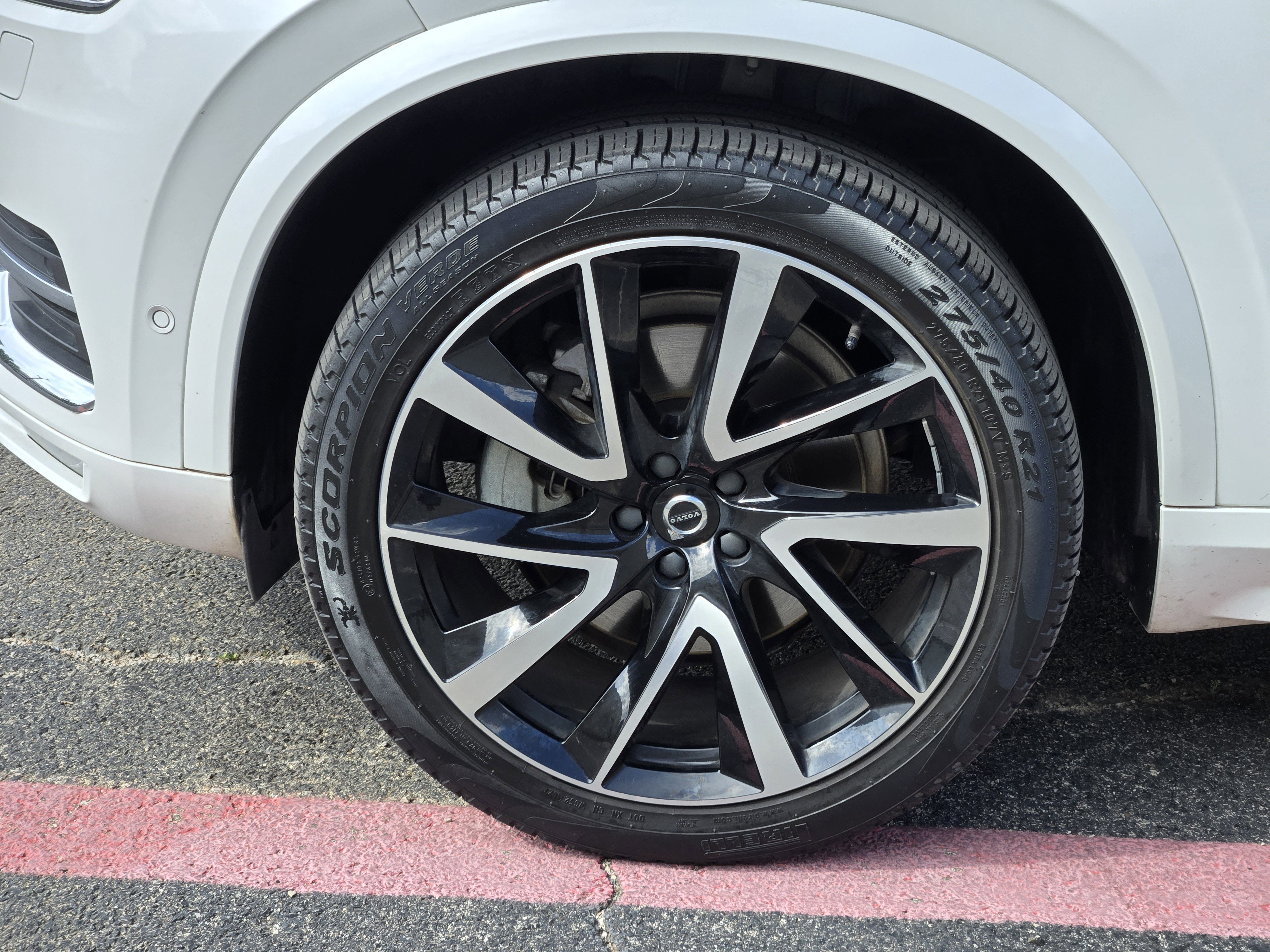 Used 2023 Volvo XC90 B6 Plus w/ Protection Package Premier image 16