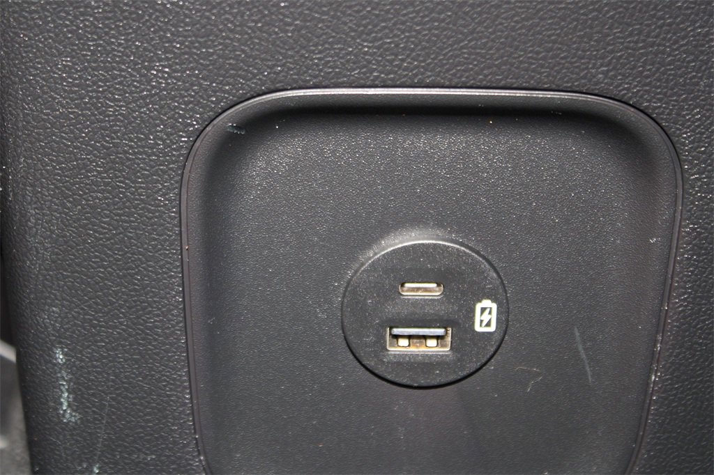 Used 2020 Ford Escape SE image 15