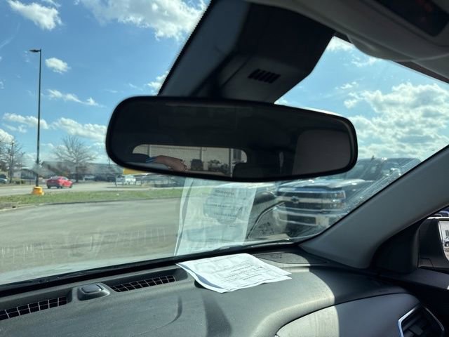 Used 2021 Chevrolet Equinox LS w/ LS Convenience Package image 27