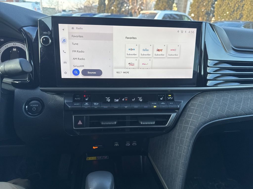 Used 2025 Toyota Camry XLE image 5