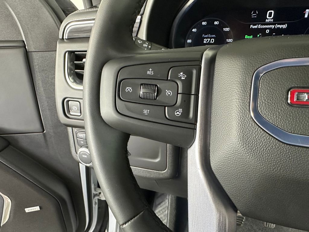 Used 2024 GMC Yukon SLT w/ SLT Luxury Package image 13