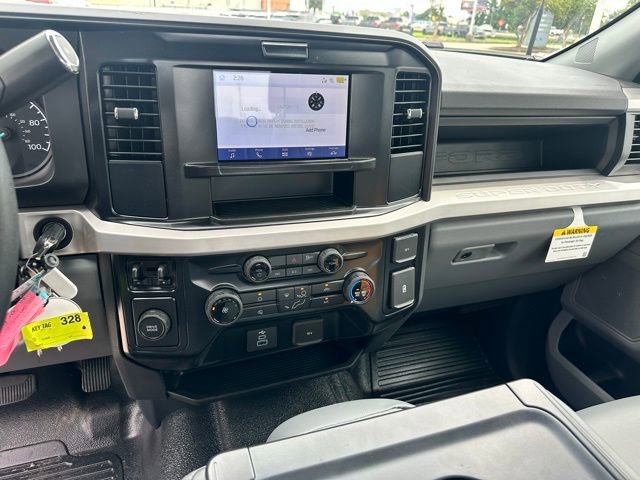 New 2025 Ford F250 XL w/ XL Chrome Package image 23
