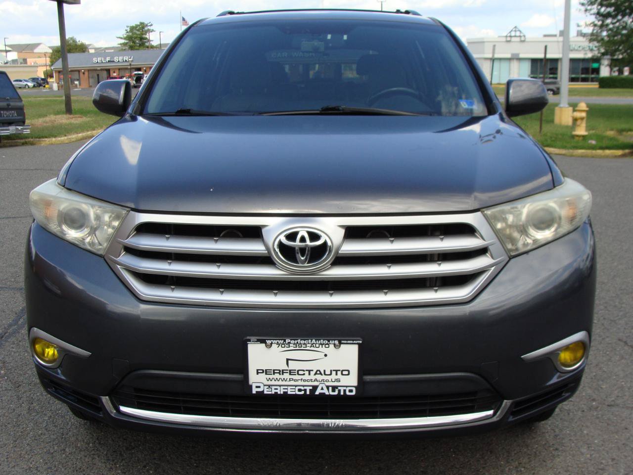 Used 2013 Toyota Highlander SE AWD/4WD image 2