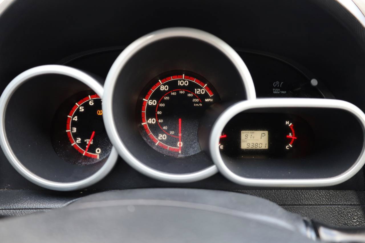 Used 2011 Toyota Matrix FWD image 9