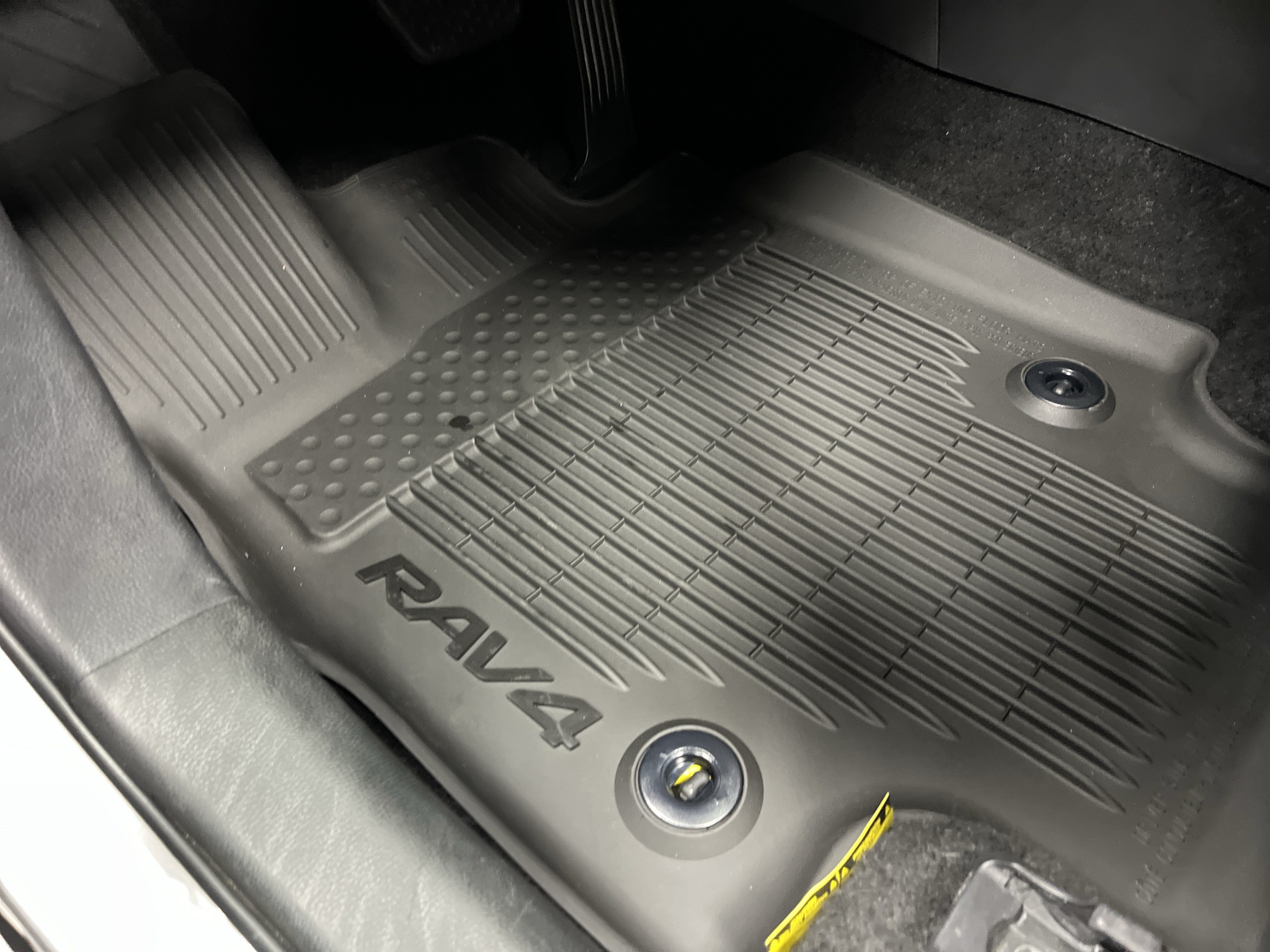Used 2025 Toyota RAV4 XLE FWD image 17