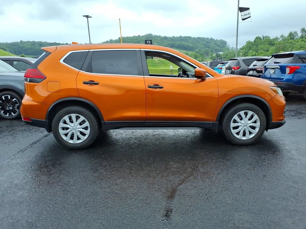 Used 2017 Nissan Rogue S AWD/4WD image 6