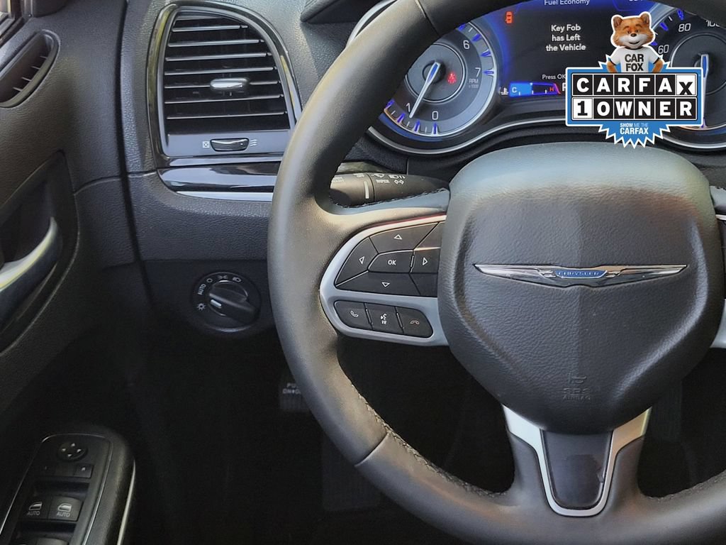 Used 2023 Chrysler 300 Touring RWD image 12