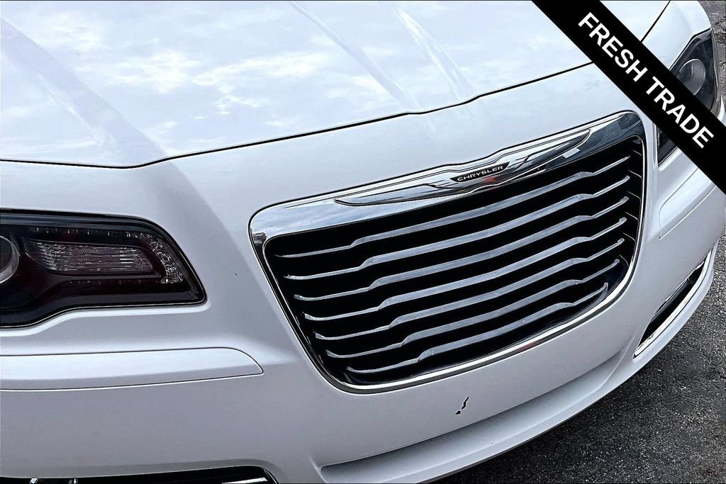 Used 2013 Chrysler 300 S RWD image 32