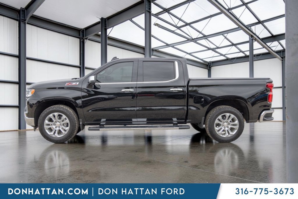 Used 2025 Chevrolet Silverado 1500 LTZ AWD/4WD image 3