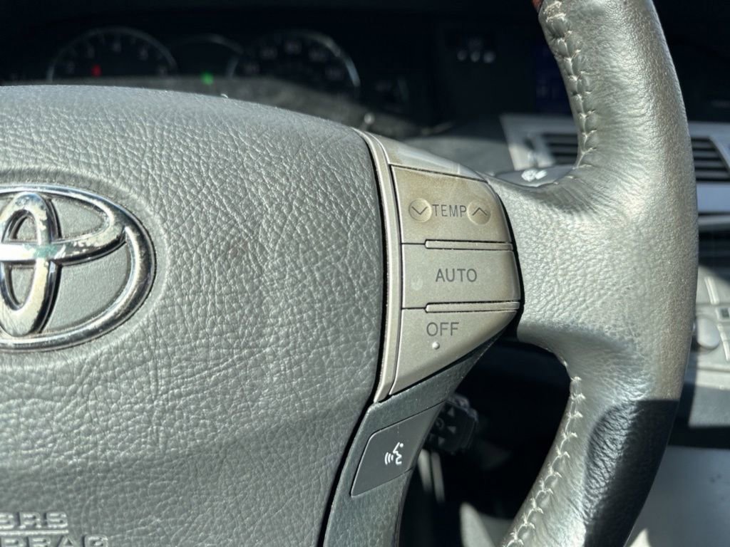 Used 2009 Toyota Avalon Limited image 22