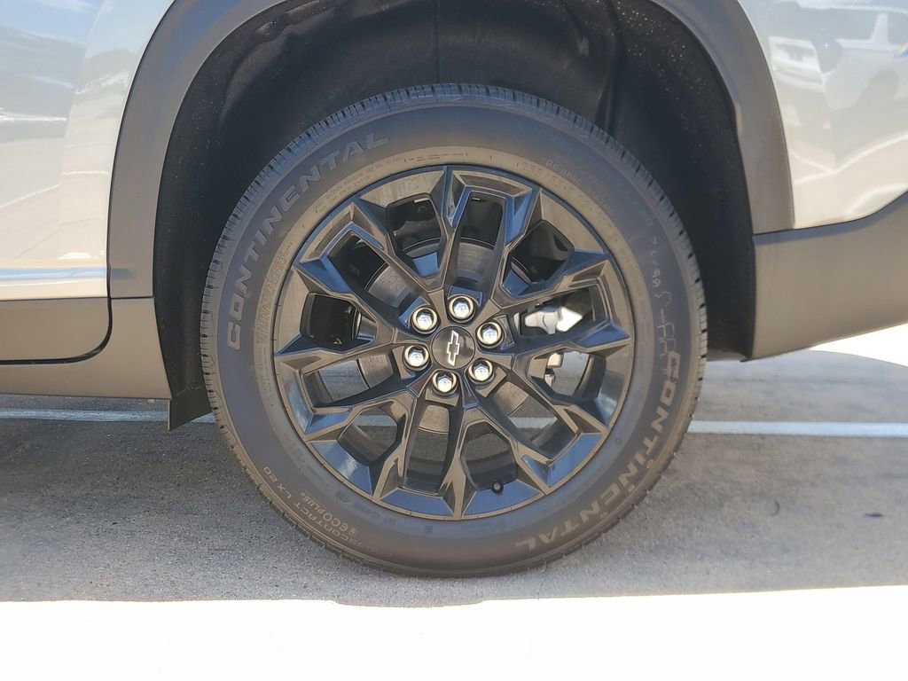 New 2026 Chevrolet Traverse LT w/ Midnight/Sport Edition FWD image 8