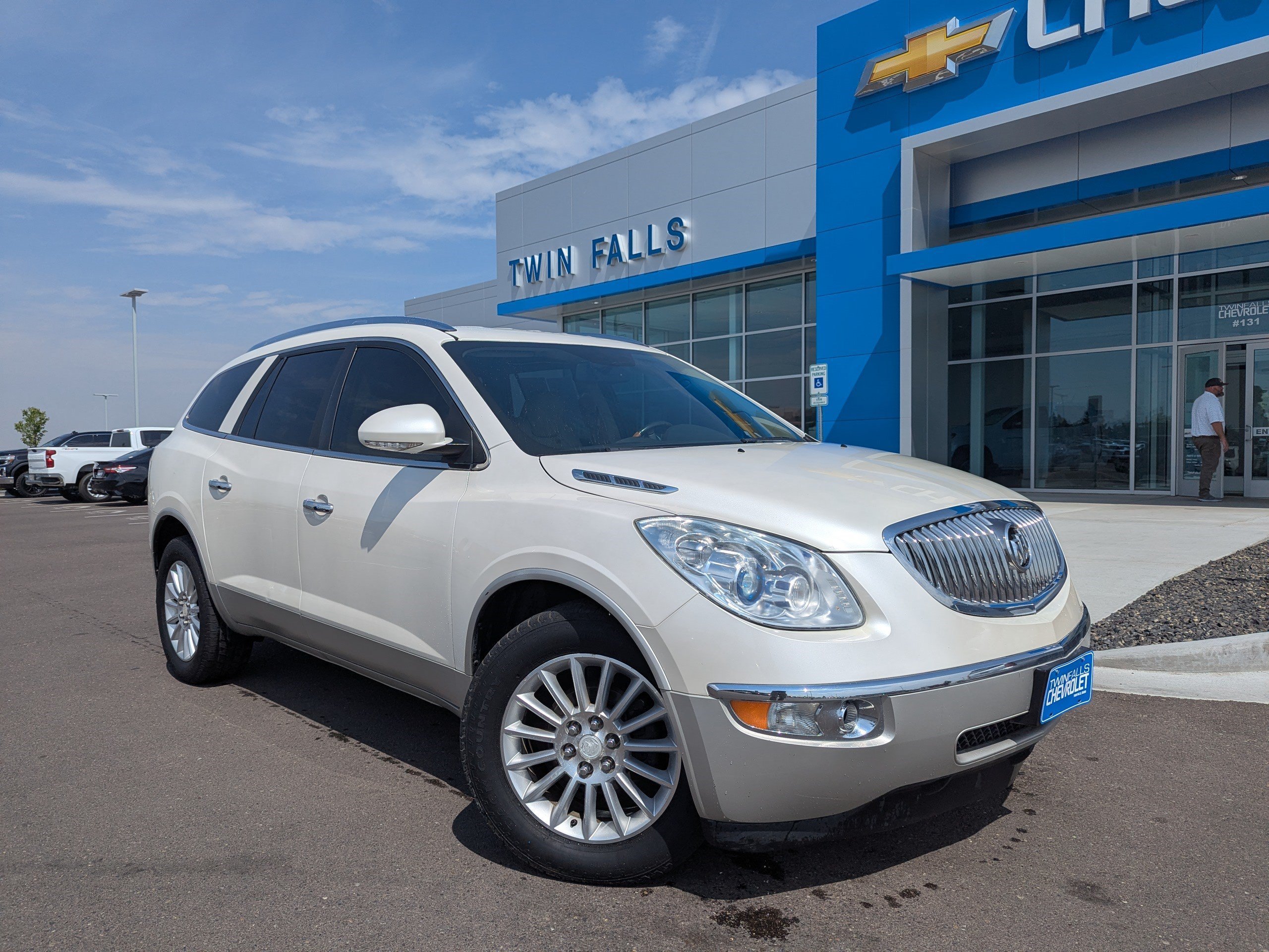 Used 2011 Buick Enclave CXL AWD/4WD image 1