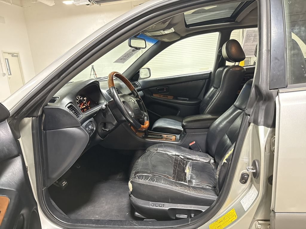 Used 2000 Lexus ES 330 FWD image 19