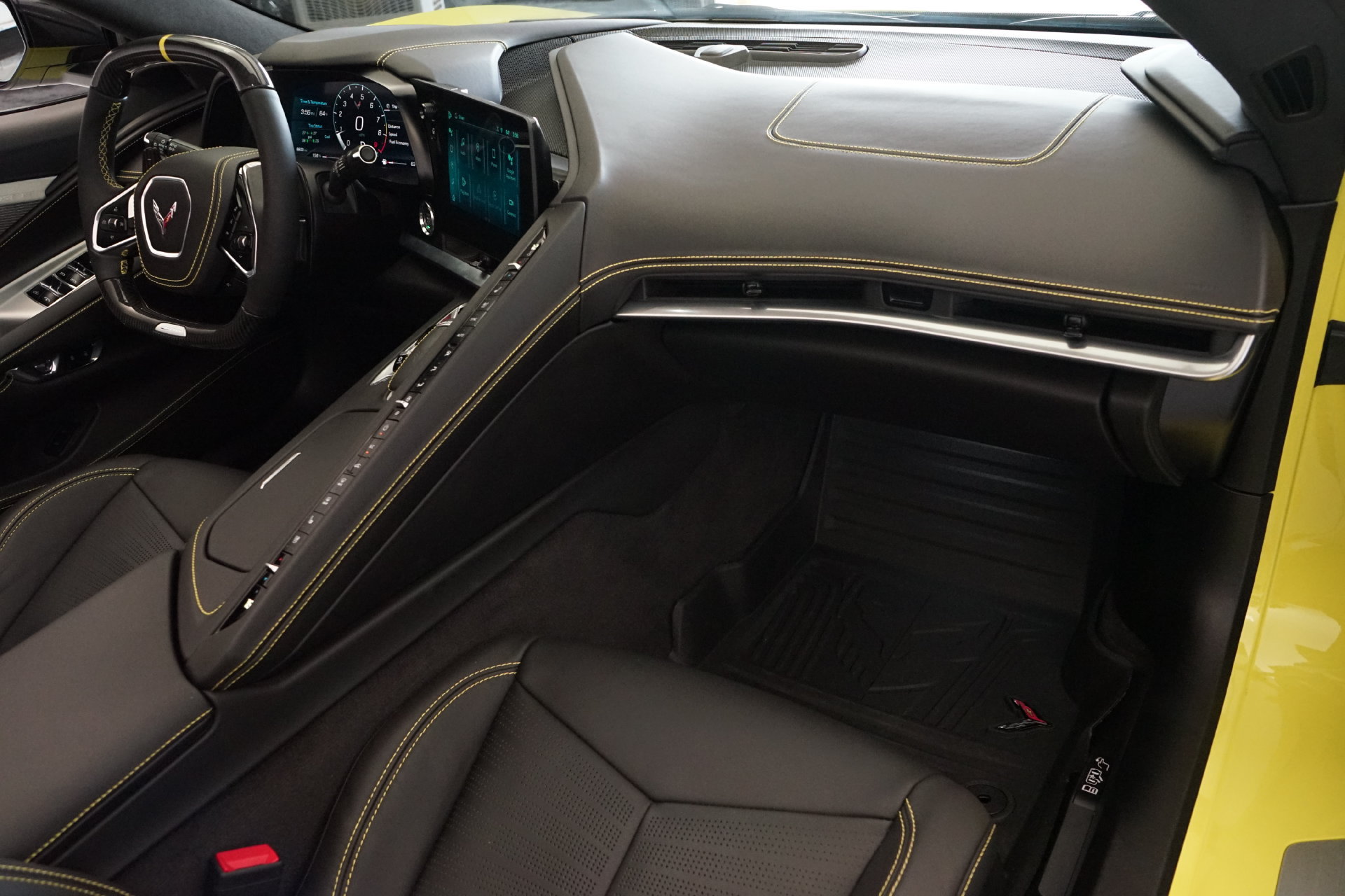 Used 2024 Chevrolet Corvette Z06 RWD image 10