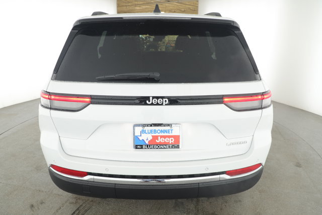 New 2025 Jeep Grand Cherokee Laredo RWD image 4