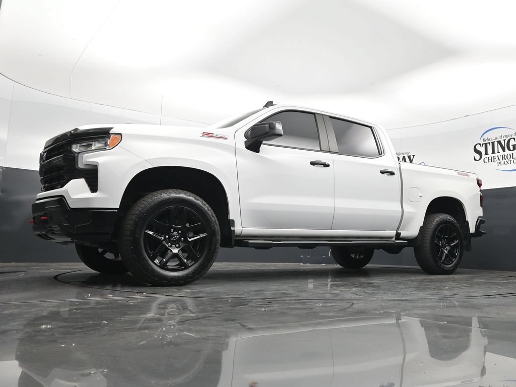 Used 2022 Chevrolet Silverado 1500 LT Trail Boss w/ LPO, Dark Essentials Package AWD/4WD image 28