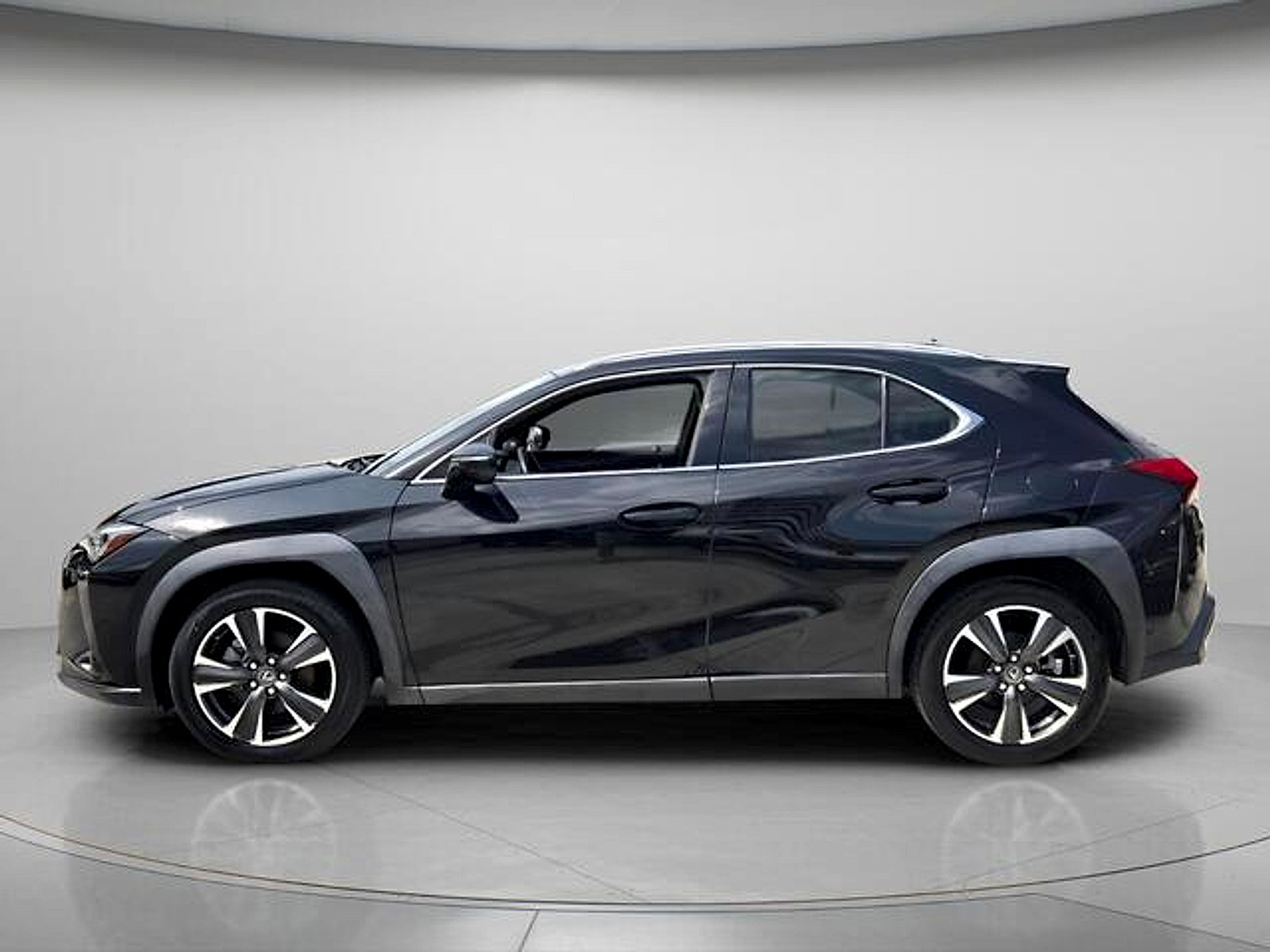 Used 2019 Lexus UX 200 FWD image 3
