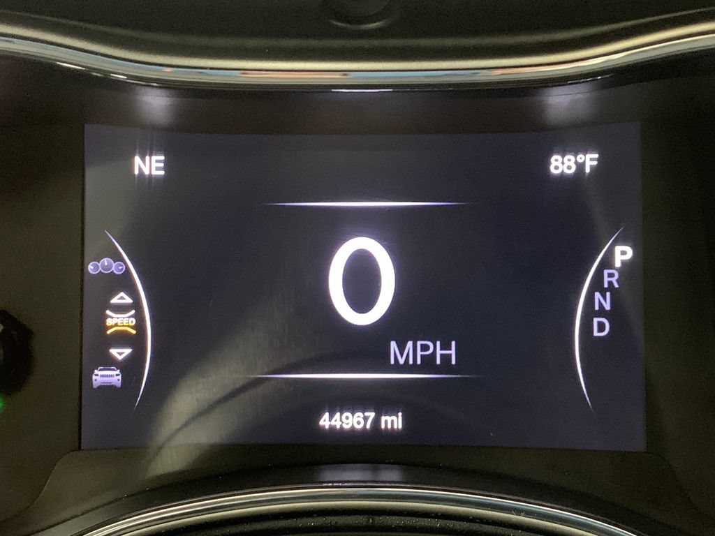 Used 2020 Jeep Grand Cherokee Altitude AWD/4WD image 32