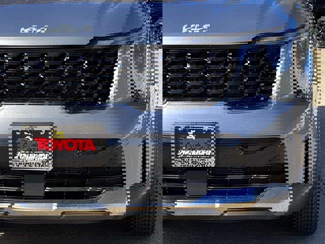 Used 2024 Kia Sorento S w/ Panoramic Sunroof Package image 8