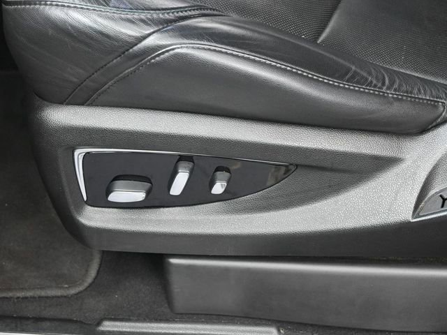 Used 2018 Cadillac Escalade ESV Premium Luxury image 13