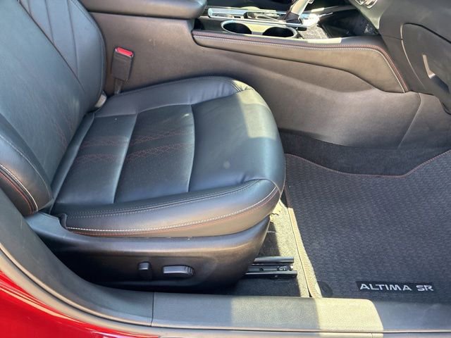 Used 2024 Nissan Altima 2.0 SR FWD image 11