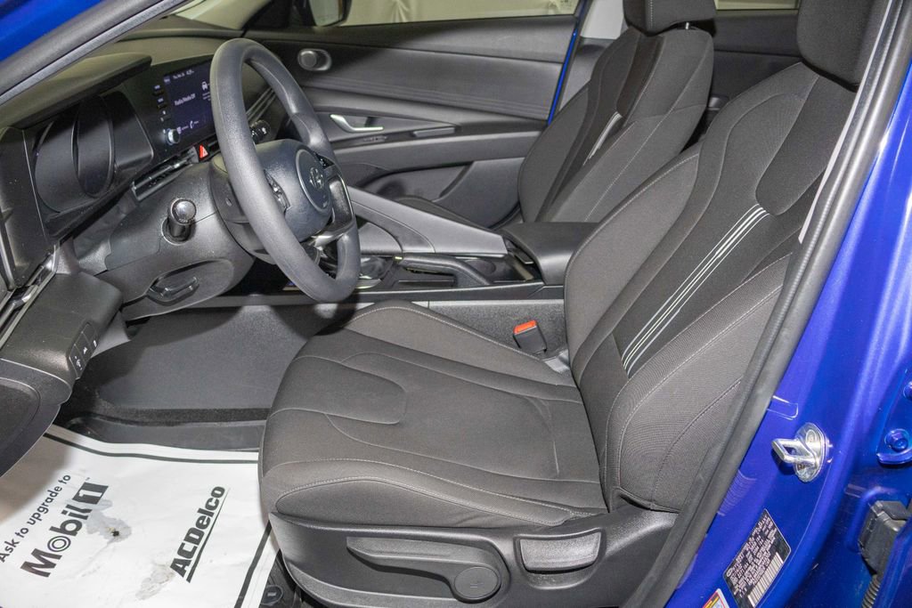 Used 2023 Hyundai Elantra SEL w/ Preferred Accessory Package image 11