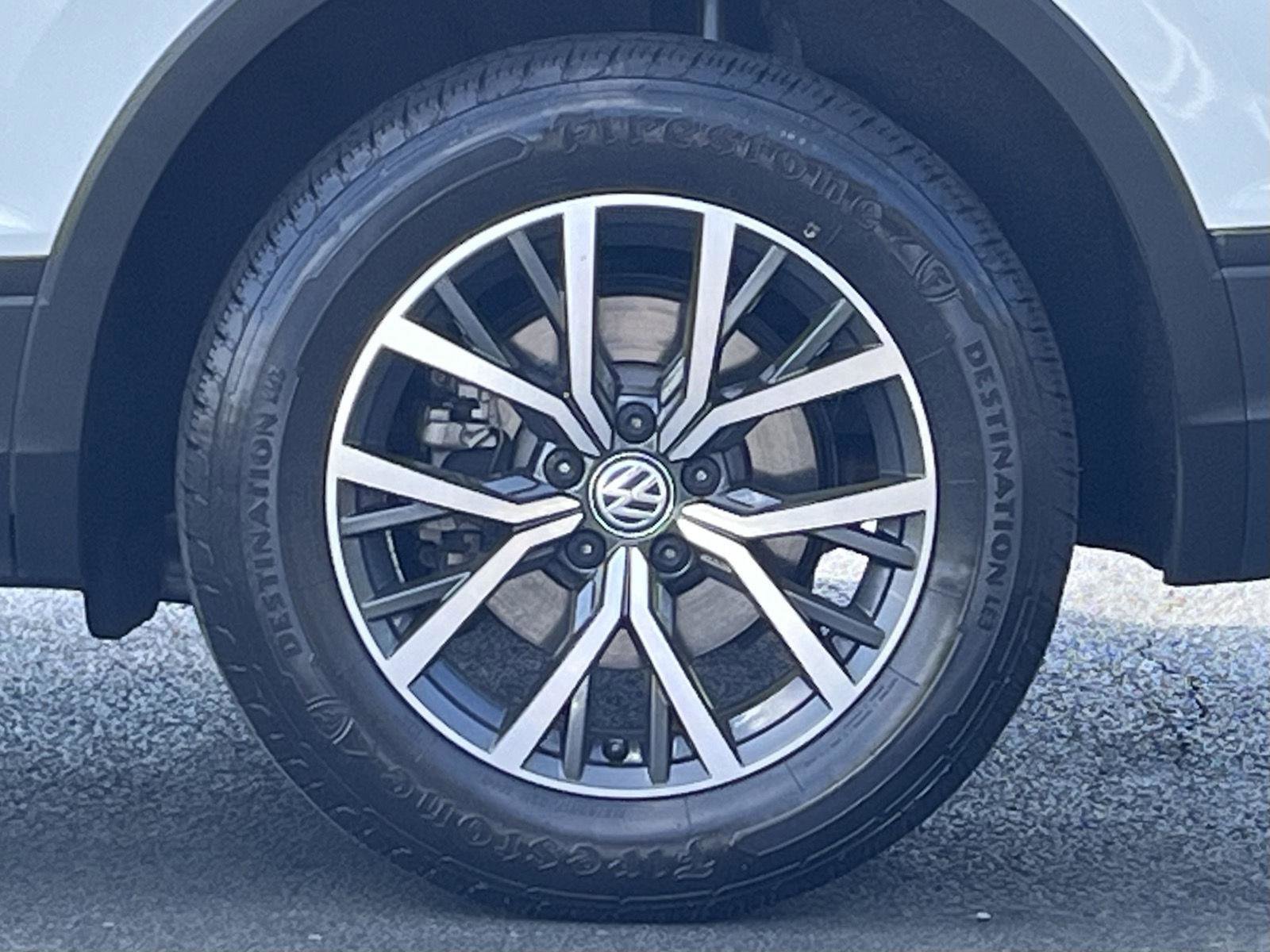 Used 2019 Volkswagen Tiguan SE w/ Panoramic Sunroof Package image 33