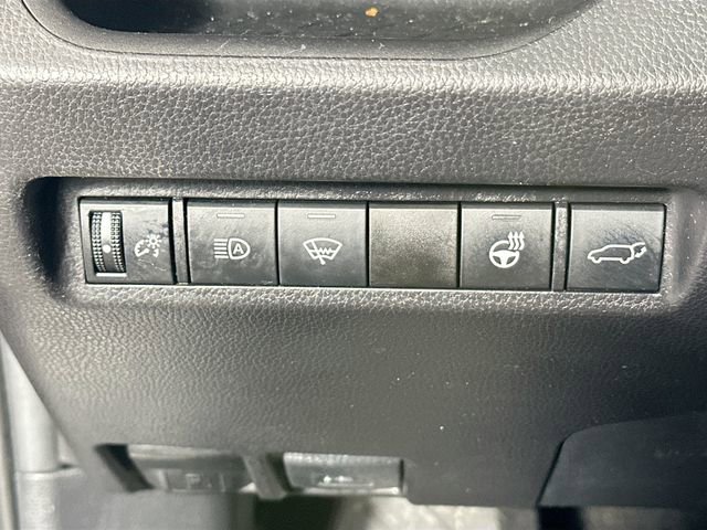 Used 2021 Toyota RAV4 XLE w/ Convenience Package image 18