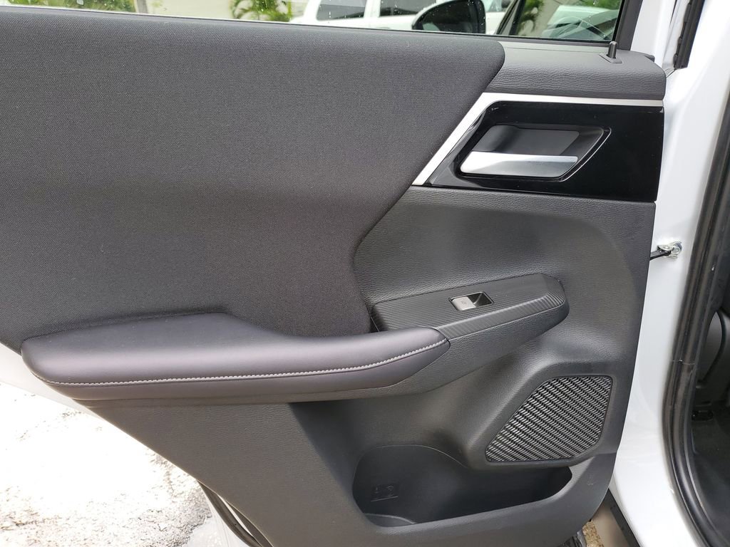 Used 2023 Mitsubishi Outlander ES FWD image 16