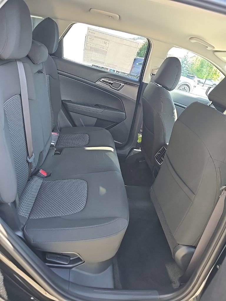 New 2025 Kia Sportage LX image 11