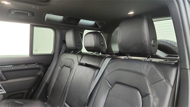 Used 2024 Land Rover Defender 110 S image 28