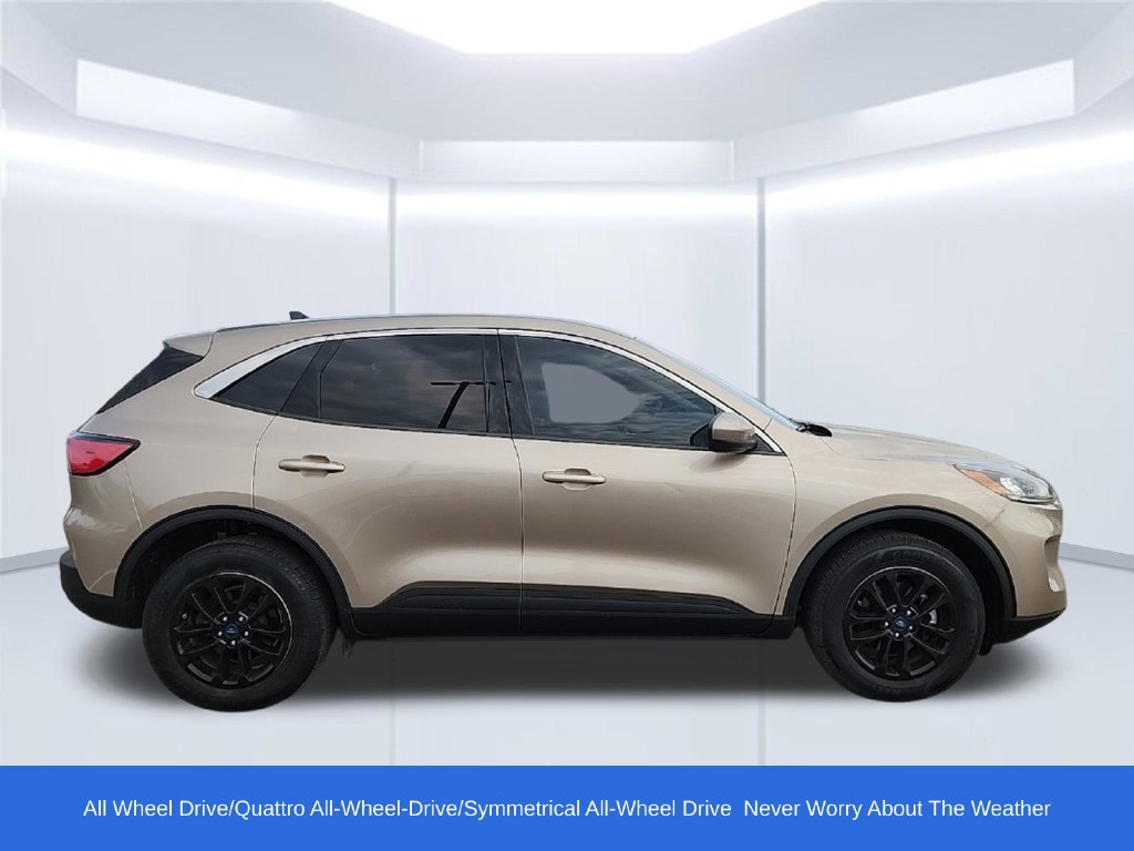 Used 2020 Ford Escape SE AWD/4WD image 3