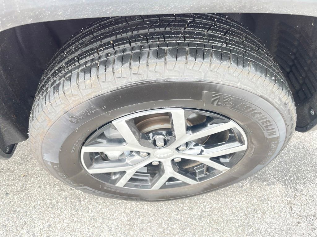 Certified 2025 Jeep Grand Cherokee Limited AWD/4WD image 14